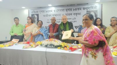 এবিএম মূসা-সেতারা মূসা সম্মাননা পেয়েছেন আজাদীর সম্পাদক