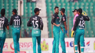 খুলনার বিপক্ষে জিতে প্লে অফে চট্টগ্রাম