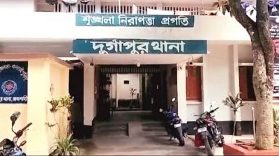 থানার সামনে পুলিশ সদস্যকে ছুরিকাঘাত 
