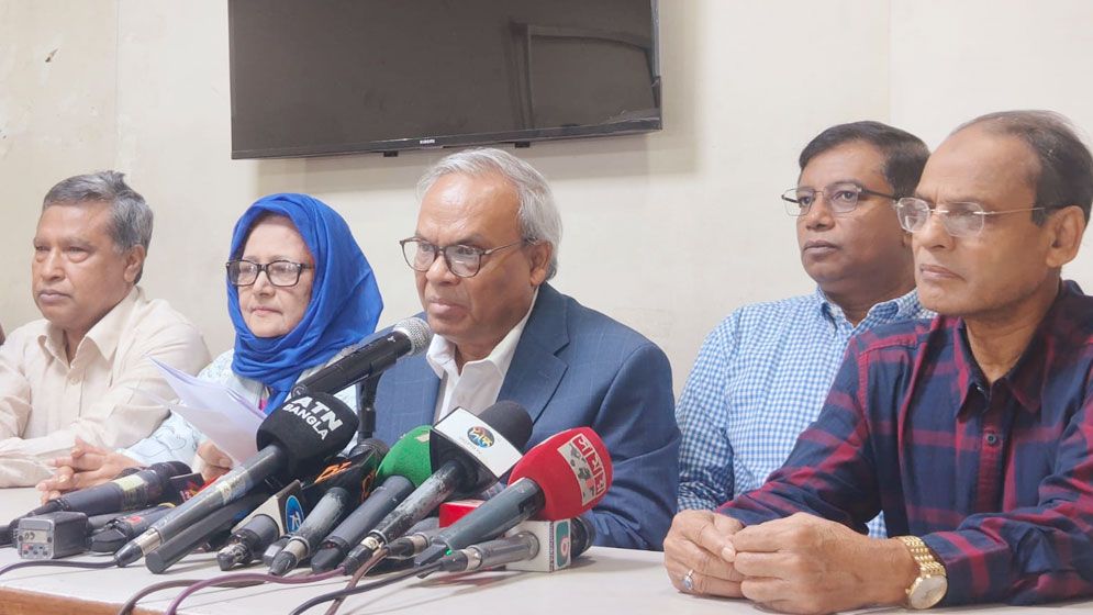 উদ্ভট কথা বলে জনগণকে বিভ্রান্ত করছে সরকার 
