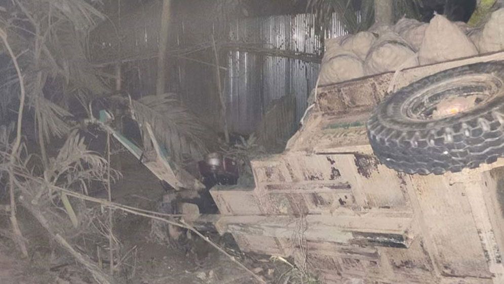 আদিতমারীতে ট্রাকের ধাক্কায় প্রাণ গেল ট্রলি চালকের
