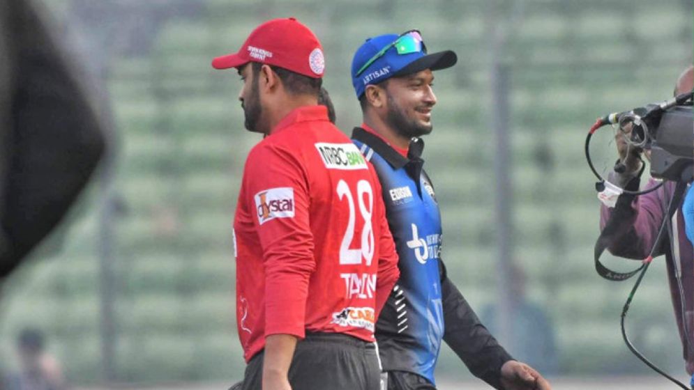 তামিমকে অভিনন্দন জানিয়েছেন সাকিব