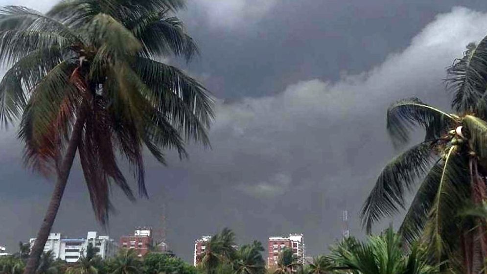 দুপুরে ৮০ কিলোমিটার বেগে ঝড়ের আভাস