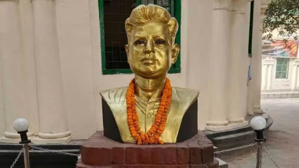 বুদ্ধিজীবীর মর্যাদা পেলেন মধুর ক্যান্টিনের মধুসূদন দে