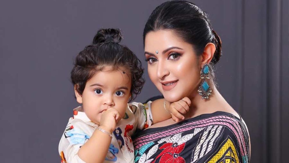 কলকাতায় হঠাৎ সিয়ামকে কেন মনে পড়ল পরীমণির?