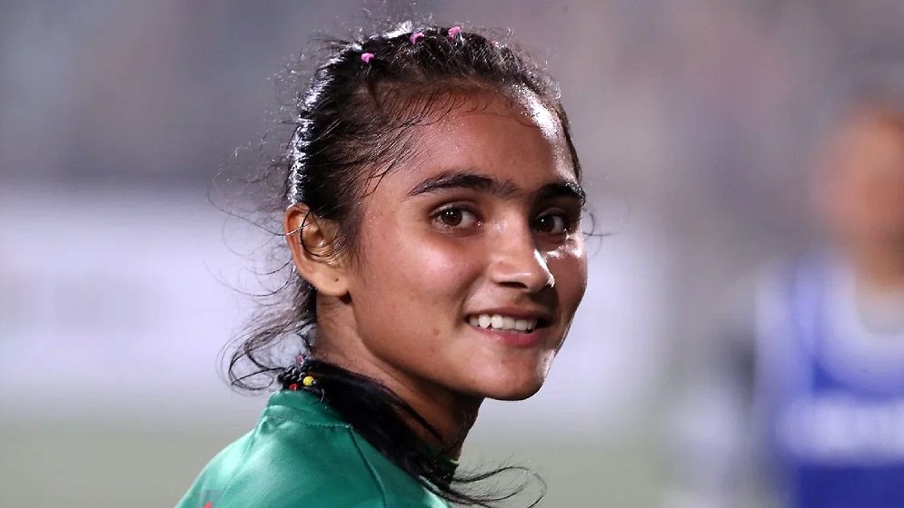 ভূমিহীন পরিবার থেকে হয়েছেন দেশ সেরা ফুটবলার