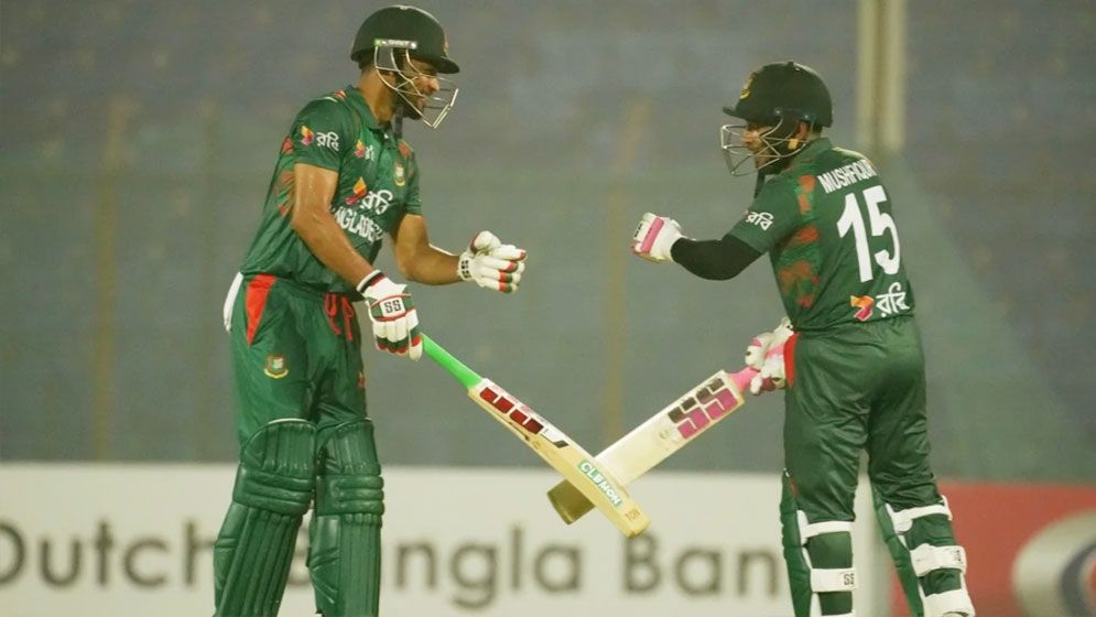 উত্তেজনার ম্যাচে শান্তর ব্যাটে ভর করে জিতলো বাংলাদেশ