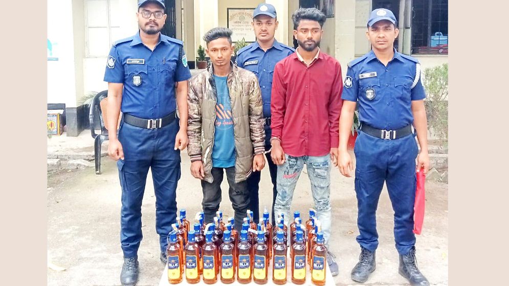 তাহিরপুরে বিদেশি মদের চালানসহ দুই যুবক গ্রেপ্তার