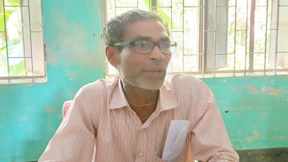 তালায় স্কুল ছাত্রীকে শ্লীলতাহানির অভিযোগে শিক্ষক গ্রেপ্তার