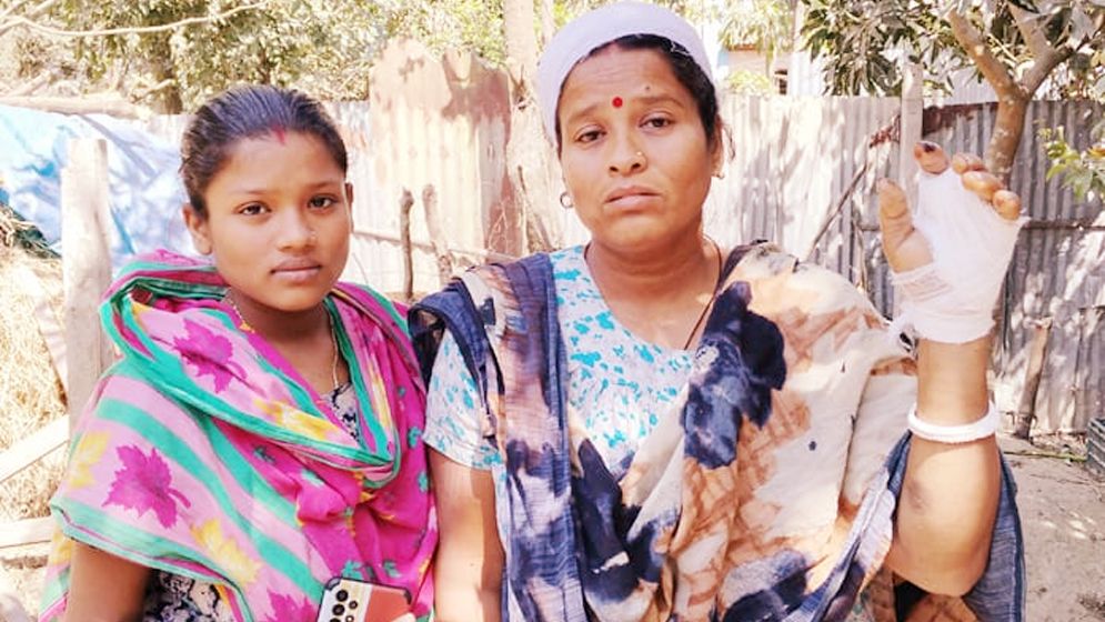 মানিকগঞ্জে মা ও অন্তঃসত্ত্বা মেয়েকে মারধর, গ্রেপ্তার ১