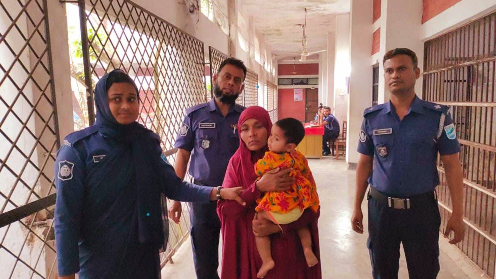 সৎছেলেকে হত্যায় যাবজ্জীবন, দুধের বাচ্চা নিয়ে কারাগারে মা!