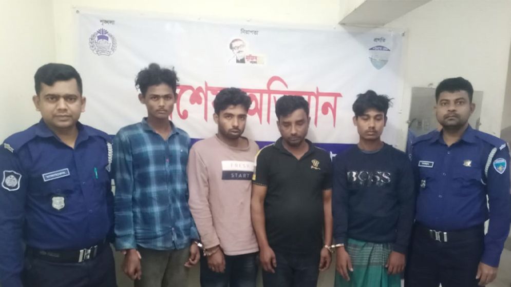 চন্দ্রগঞ্জে আন্তঃজেলা চোরচক্রের ৪ সদস্য গ্রেপ্তার