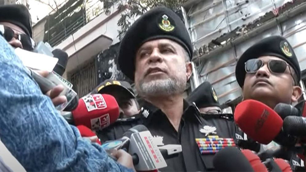 বেইলি রোডে অগ্নিকাণ্ড, সূত্রপাত প্রসঙ্গে যা জানালেন র্যাবের ডিজি