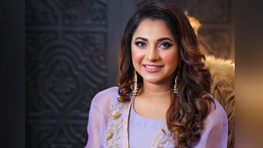 মা হতে যাচ্ছেন কণ্ঠশিল্পী লিজা
