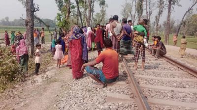 মিতালী এক্সপ্রেসের ইঞ্জিনের ধাক্কায় নিহত ২