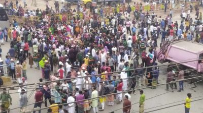 গাবতলীতে ট্রাকচাপায় পরিচ্ছন্নতা কর্মী নিহত, সড়ক অবরোধ
