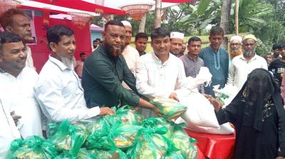 নোয়াখালীতে সহস্রাধিক পরিবারের মাঝে ঈদ উপহার বিতরণ