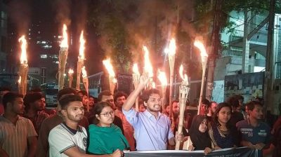 সাবেক প্রক্টরিয়াল বডির তদন্তসহ ৬ দাবিতে শিক্ষার্থীদের মিছিল