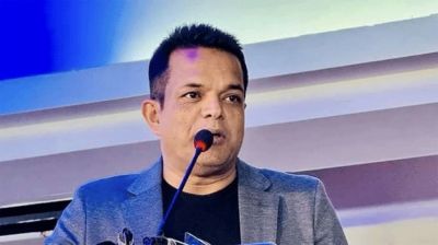‘সব দোষ তোর, আগুন তুই লাগলি ক্যান’