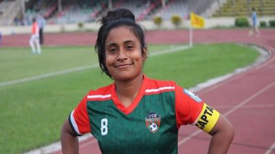 সন্তান প্রসবের পর না ফেরার দেশে সাফজয়ী নারী ফুটবলার