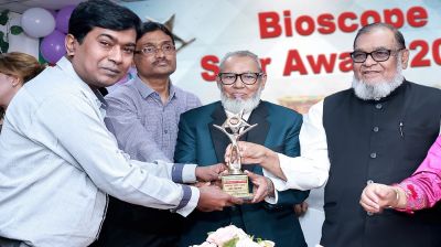 বায়োস্কোপ স্টার অ্যাওয়ার্ড পেলেন নির্মাতা পলাশ মণি দাস
