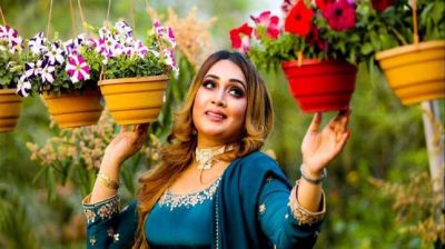 এবার নির্বাচনে চিত্রনায়িকা পলি