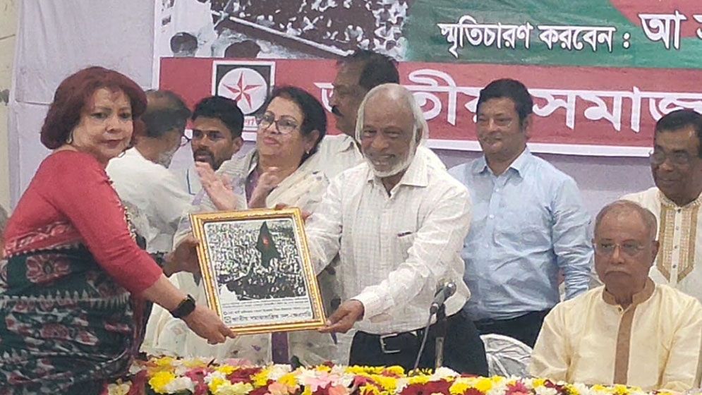 জনগণের ইচ্ছার কাছে নতি স্বীকার করতে হবে
