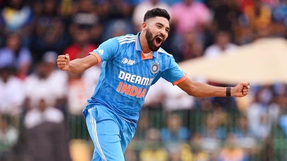 অভাবের তাড়নায় ক্রিকেট ছাড়তে চেয়েছিলেন সিরাজ