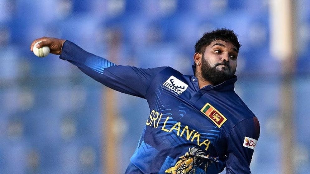 অবসর ভেঙে শ্রীলঙ্কা দলে ফিরলেন হাসারাঙ্গা