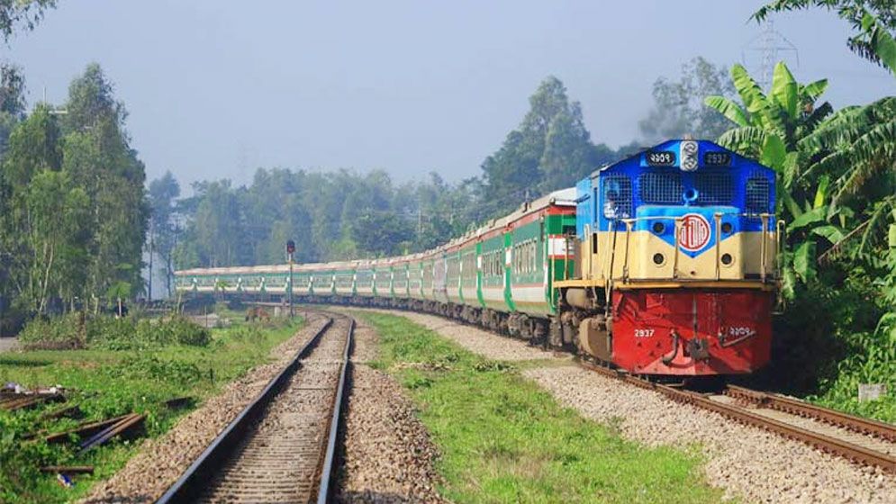 ঈশ্বরদীতে ট্রেন চলাচল স্বাভাবিক