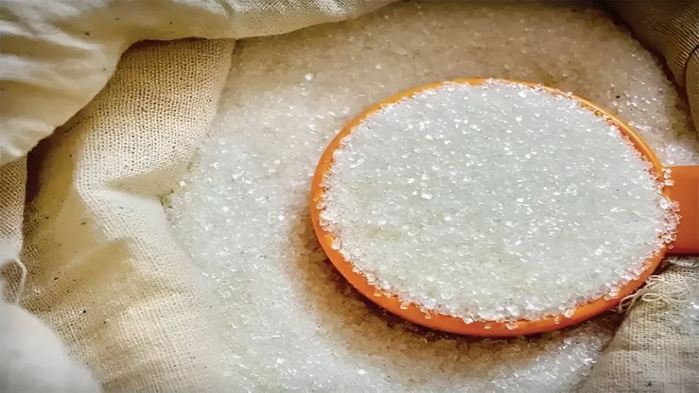 চিনির দাম ৩০ টাকা বাড়ালো টিসিবি