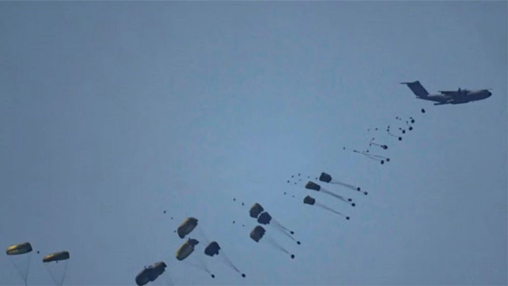 গাজায় মাথায় ত্রাণ পড়ে ৫ ফিলিস্তিনি নিহত