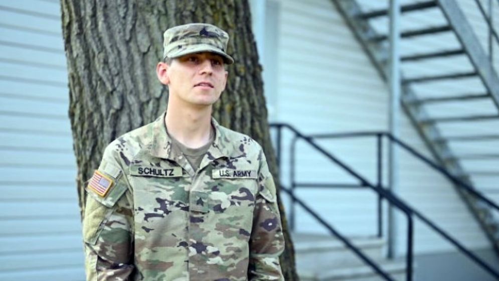 সামরিক তথ্য বিক্রির অপরাধে মার্কিন গোয়েন্দা বিশ্লেষক গ্রেপ্তার