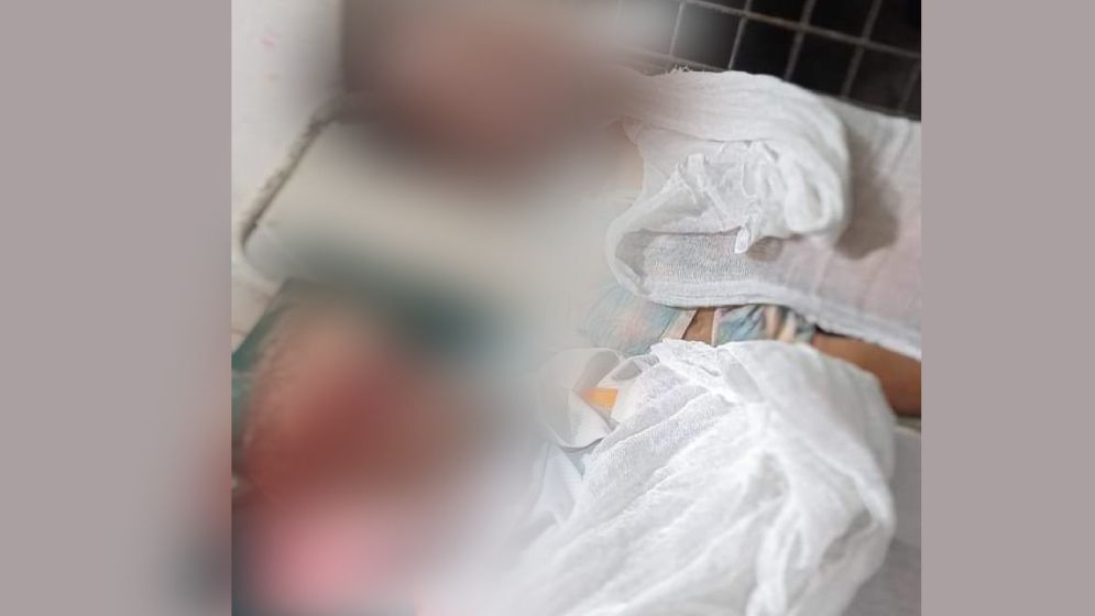 বাকেরগঞ্জে সড়ক দুর্ঘটনায় নিহত ২