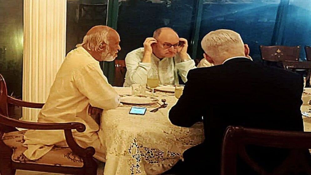 চীনসহ ৪ দেশের রাষ্ট্রদূত ও প্রতিনিধির সঙ্গে মঈন খানের ইফতার