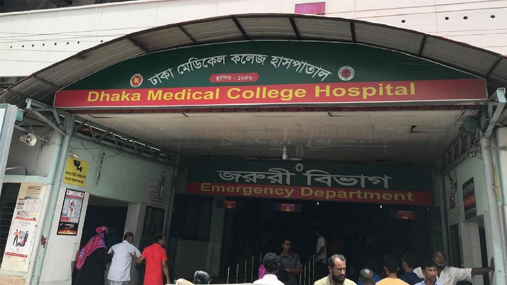 রাজধানীতে প্রাইভেটকার-মোটরসাইকেল সংঘর্ষে নার্স নিহত