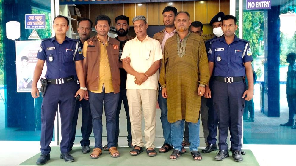 হুমকিদাতা ২ আ.লীগ নেতা গ্রেপ্তার