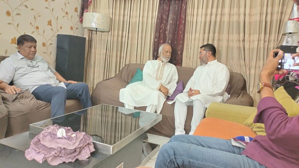বিরোধী দল দমন ও ভাঙতে ষড়যন্ত্র করছে সরকার 