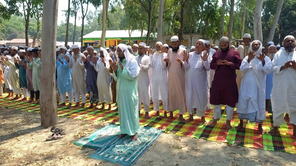 পঞ্চগড়ে বৃষ্টির জন্য ইস্তিসকার নামাজ আদায়