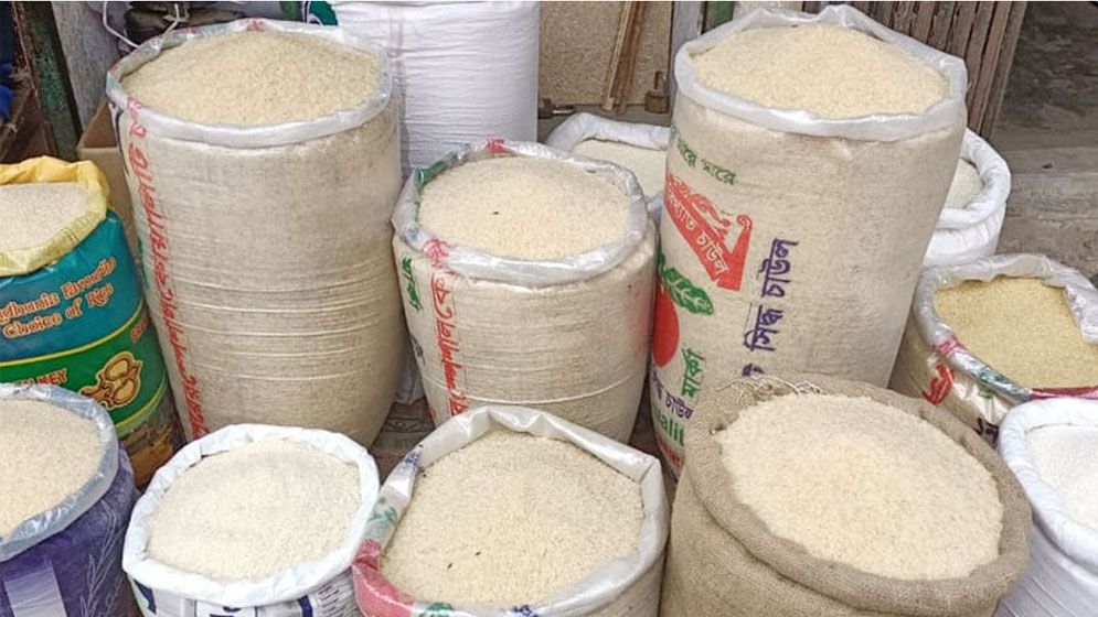 রবিবার থেকে চালের বস্তায় জাত-দাম লেখা বাধ্যতামূলক