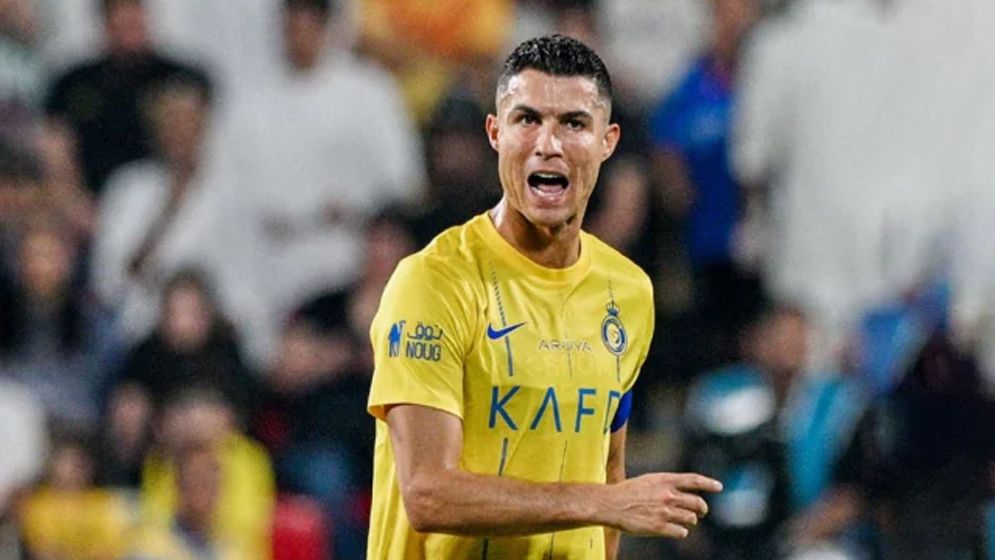 লাল কার্ডের পর নিষেধাজ্ঞা পেলেন রোনালদো