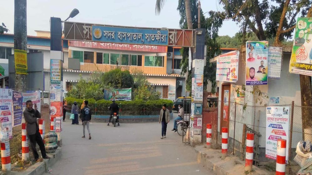 সাতক্ষীরায় সড়ক দুর্ঘটনায় বাবা-ছেলে নিহত