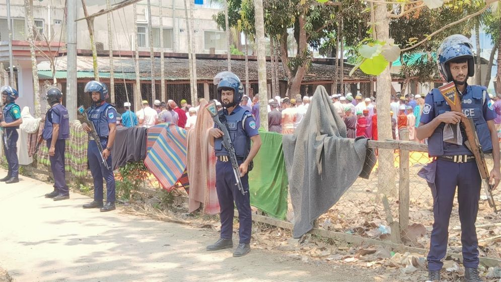 থানচিতে নিরাপত্তা বেষ্টনিতে বৃষ্টির জন্য ইস্তিসকার নামাজ আদায়