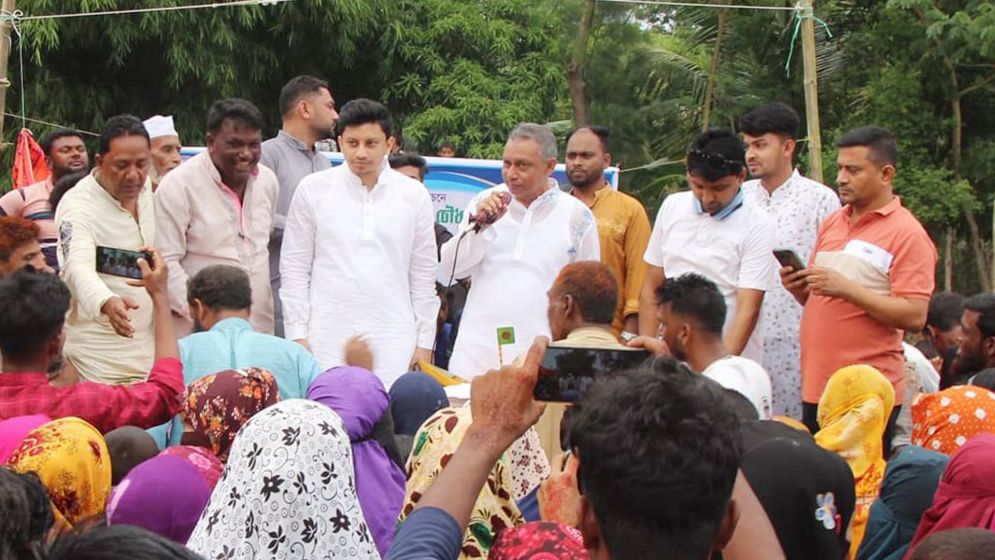 ছেলেকে ভোট না দিলে উন্নয়ন না করার ঘোষণা এমপির