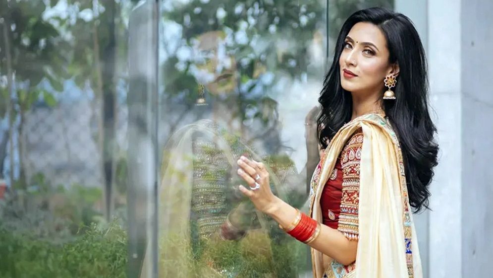 ঈদ উদযাপনে যেখানে ঘুরতে গেছেন মিম