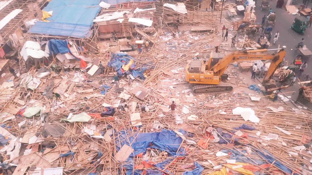 যে কারণে রাজধানীর অস্থায়ী বঙ্গবাজার শেষ পর্যন্ত গুঁড়িয়ে দেয়া হলো 