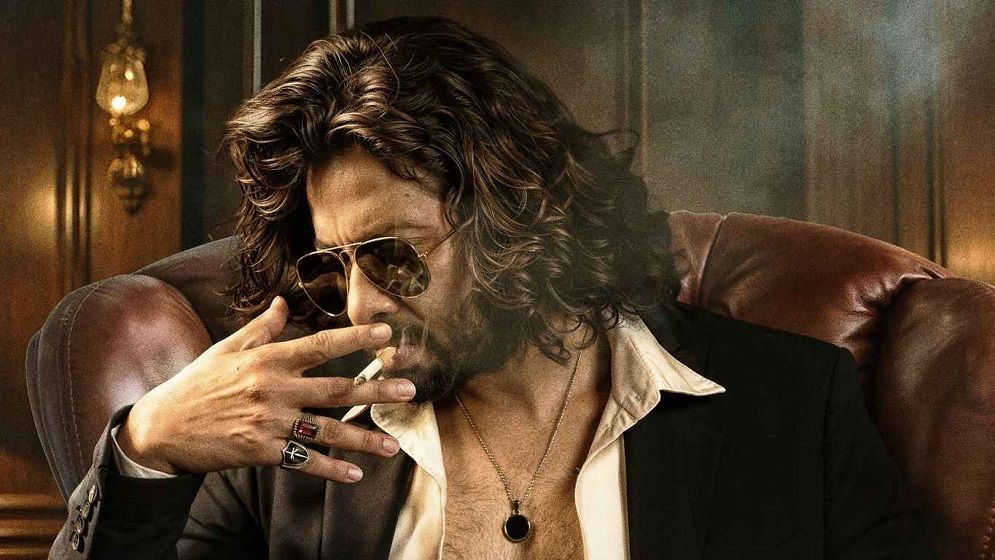 দেশ ছাড়লেন শাকিব খান