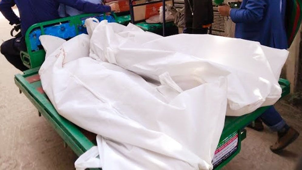 বসতঘরে মিলল ২ মেয়েসহ মায়ের মরদেহ