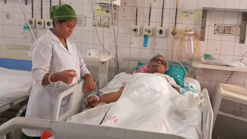 আনু মোহাম্মদকে দেখতে ঢামেক হাসপাতালে স্বাস্থ্যমন্ত্রী