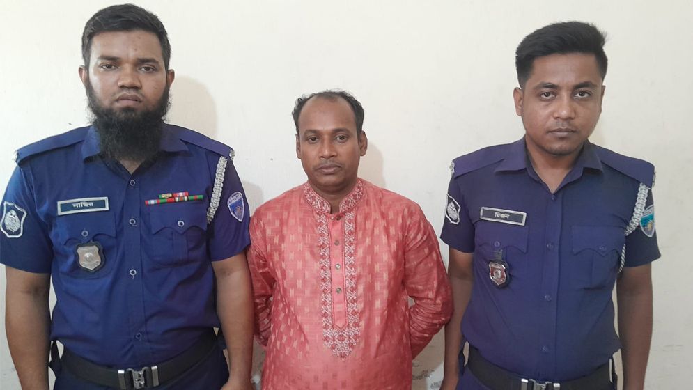 ৪ ছাত্রলীগ নেতাকর্মী গুলিবিদ্ধ, লক্ষ্মীপুরে স্বেচ্ছাসেবকলীগ নেতাসহ গ্রেপ্তার ৩